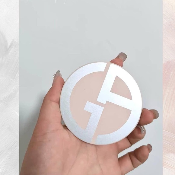 💕Giorgio Armani Beauty  Mirror in pouch~LIMITED edition - Picture 5 of 13